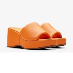 Clarks Manon Glide Leather Wedge Slippers – Orange